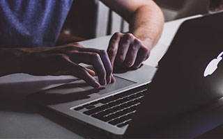 股票刚开户的第二天才能买:福州股票配资网-英伟达收盘价跌破50日均线 分析师担忧上涨动能已经见顶